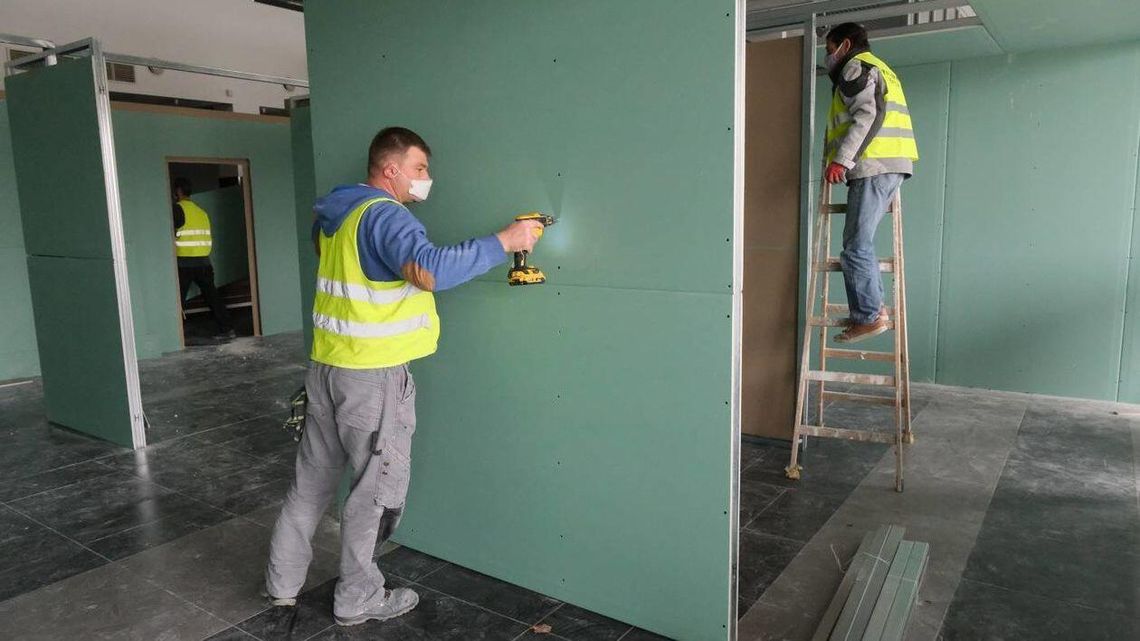 Szpitale tymczasowe w całej Polsce poszukują pracowników. W Lublinie potrzeba około 700 osób