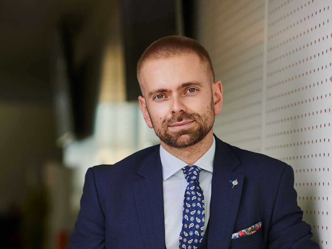 Sztuczna inteligencja powinna nas wspierać, a nie wypierać