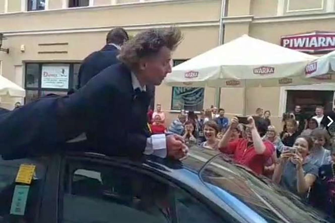 Sztukmistrze dopadli taksówkę! Działo się w centrum Lublina (wideo)