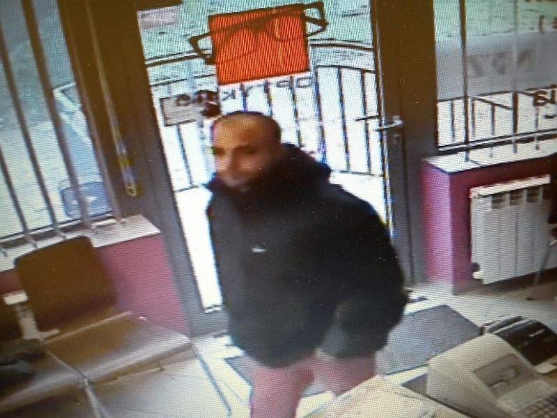 Szukają złodzieja z zakładu optycznego. Nagrał go monitoring