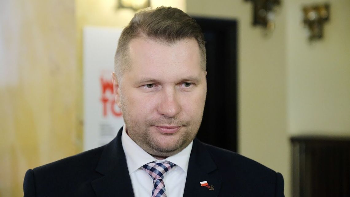 Szybki jak Przemysław Czarnek. Limuzyna z ministrem w środku pędziła 180 km/h