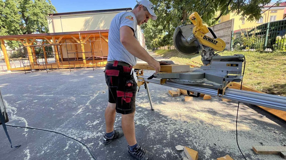 Szykują niespodziankę na wrzesień. Uczniowie nie poznają placu przy szkole