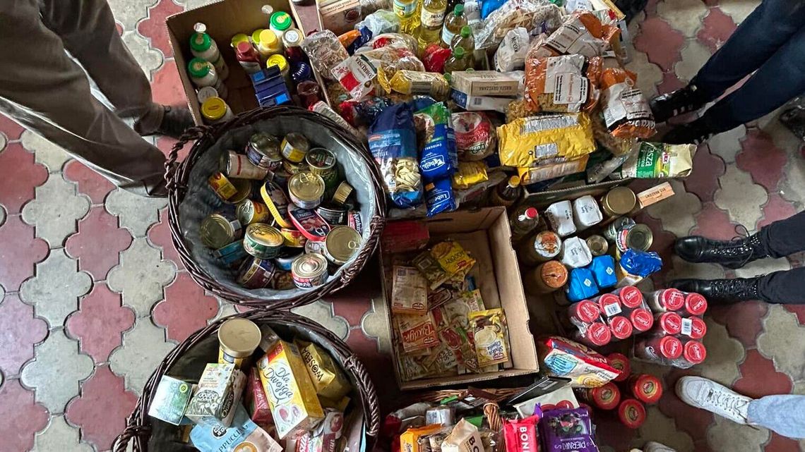 Szykują ponad 100 paczek dla ubogich rodzin. Zbiórka u św. Brata Alberta Szykują ponad 100 paczek dla ubogich rodzin. Zbiórka u św. Brata Alberta