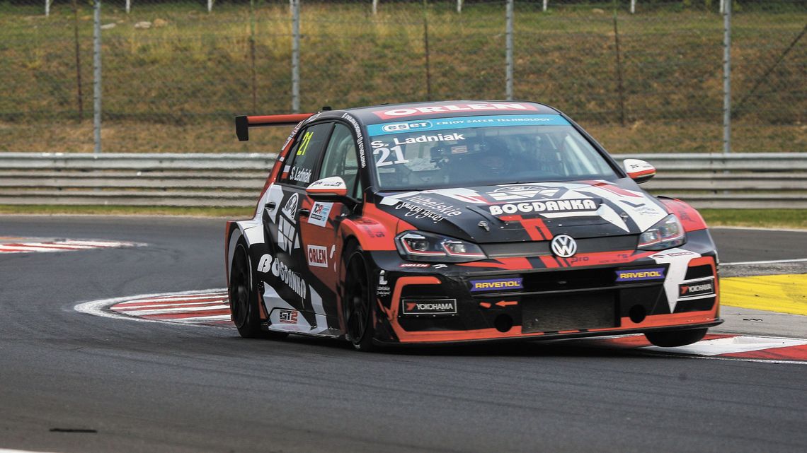 Szymon Ładniak, 18-letni kierowca wyścigowy z Lublina, planuje jazdy w Niemczech