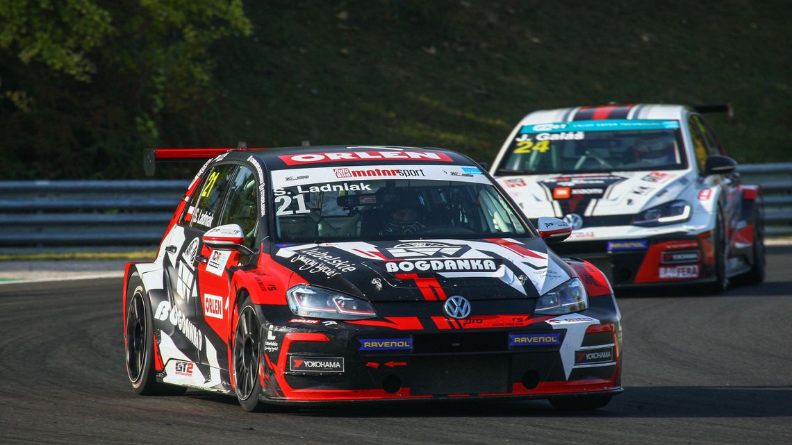 Szymon Ładniak dziewiąty na Sachsenringu w wyścigach serii ADAC TCR Germany