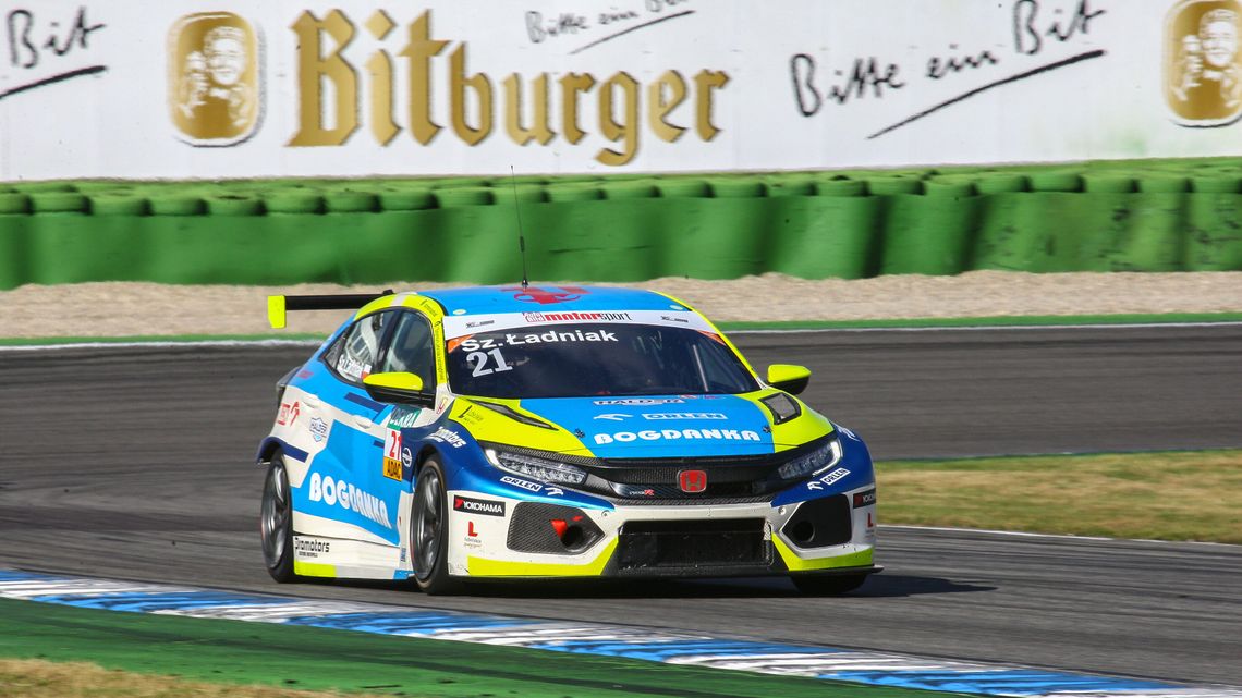 Szymon Ładniak startował na torze Hockenheimring w serii ADAC TCR Germany
