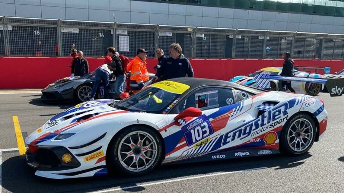Szymon Ładniak został zawodnikiem prestiżowej serii Ferrari Challenge Europe