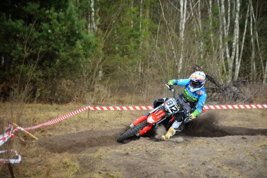 Szymon Zawisza na podium. Mocny start sezonu Szymon Zawisza na podium. Mocny start sezonu
