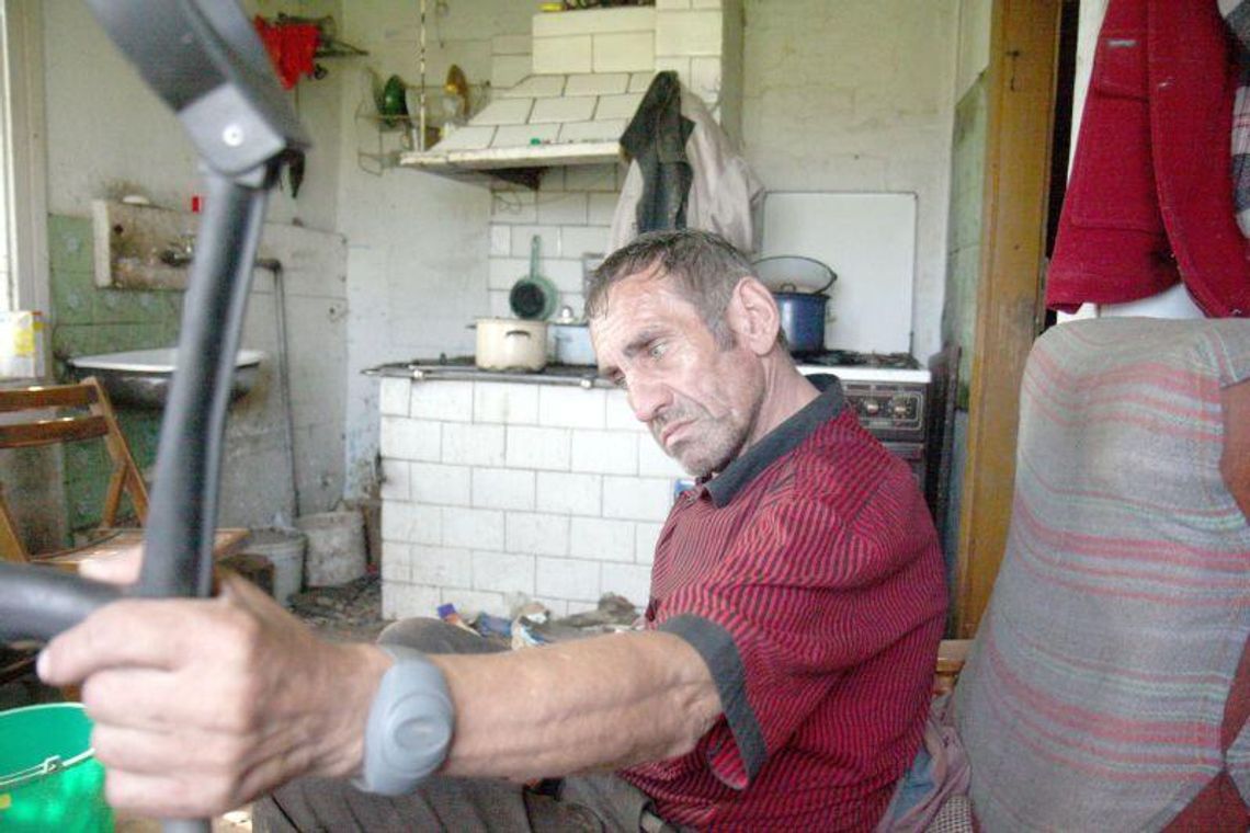 Ta smycz jest za krótka: Elektroniczny dozór bez toalety w domu