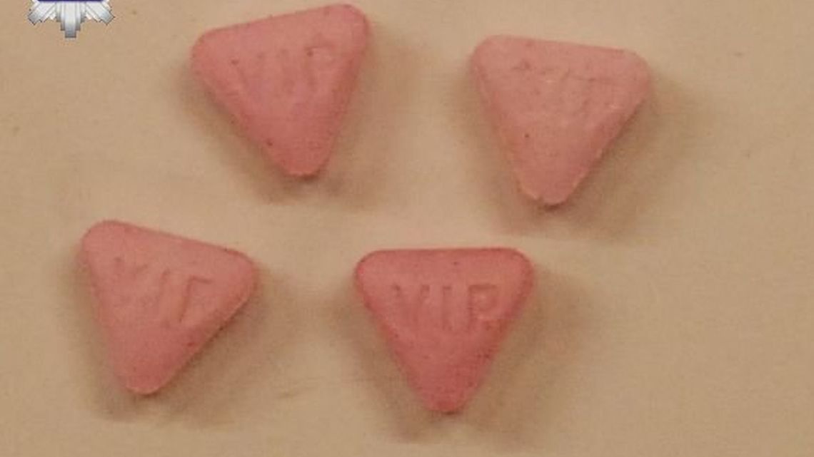 Tabletki "VIP" w mieszkaniu 24-latka. To nie były zwykłe pastylki
