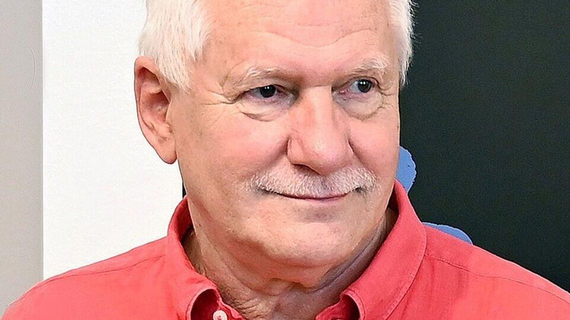 Tablica dla profesora. Wybitny grafik w Alei Sław