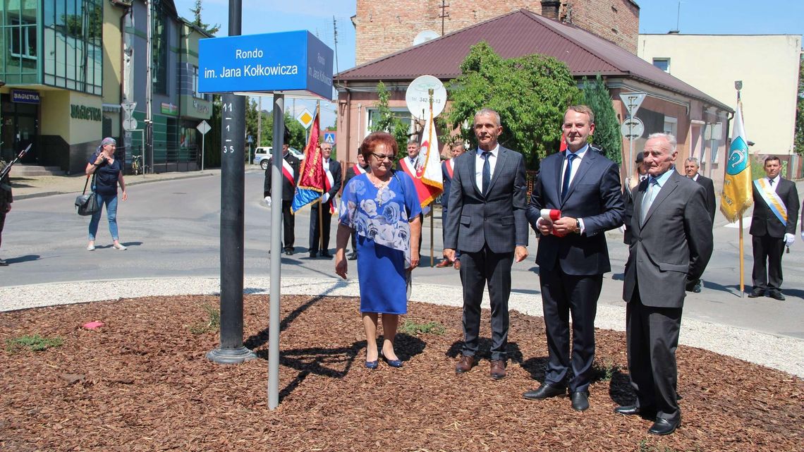 Tablica i rondo. Pamięci Jana Kołkowicza 
