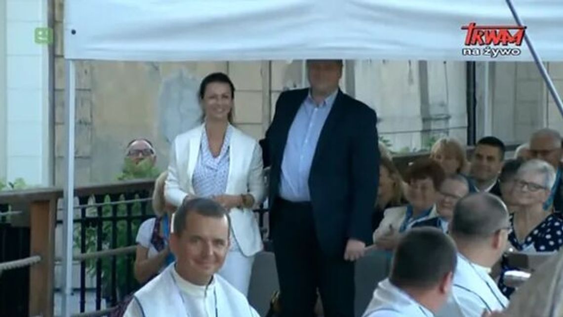 Tadeusz Rydzyk na Jasnej Górze do ministra Czarnka: „A niech się żona pokaże” Tadeusz Rydzyk na Jasnej Górze do ministra Czarnka: „A niech się żona pokaże”