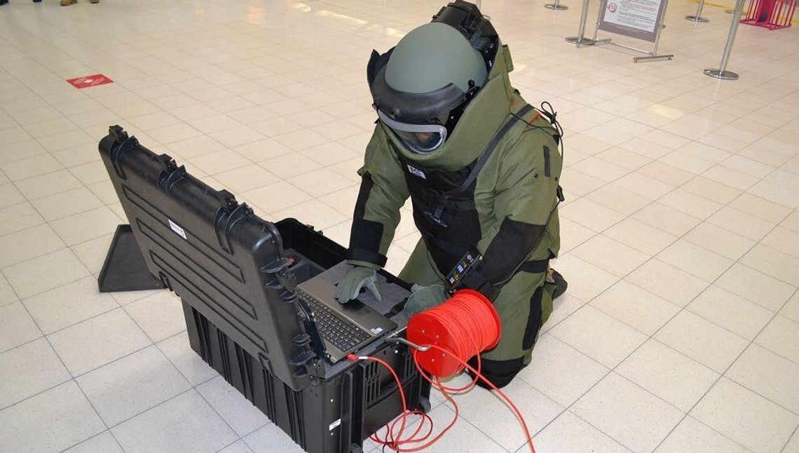 Tajemniczy bagaż na lotnisku Lublin. Przyjechali pirotechnicy Tajemniczy bagaż na lotnisku Lublin. Przyjechali pirotechnicy