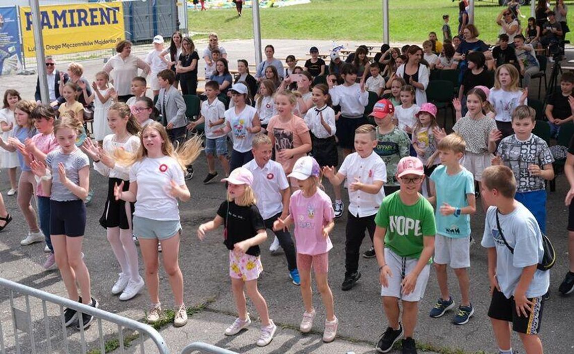 Tak bawią się Bronowice (zdjęcia). Wieczorem zagrają gwiazdy disco polo. Wstęp wolny!