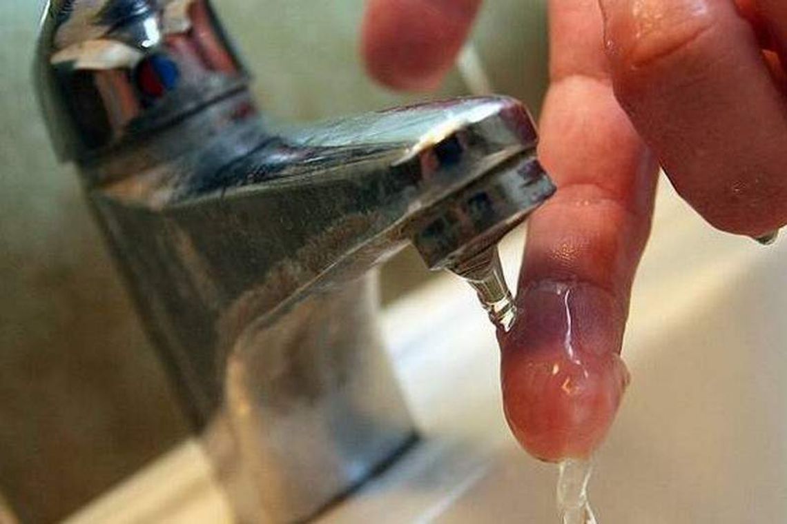 \"Tak chlorują wodę, że nie da się twarzy umyć\". Sanepid sprawdza