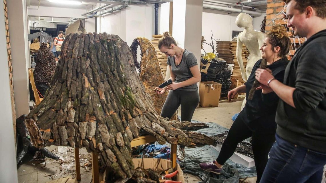 Tak powstają niezwykłe prace, które zobaczymy w centrum Lublina [zdjęcia]