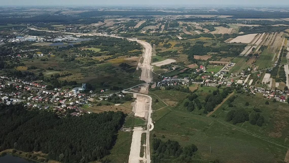 Tak powstaje obwodnica Tomaszowa Lubelskiego. Zobacz wideo z drona Tak powstaje obwodnica Tomaszowa Lubelskiego. Zobacz wideo z drona