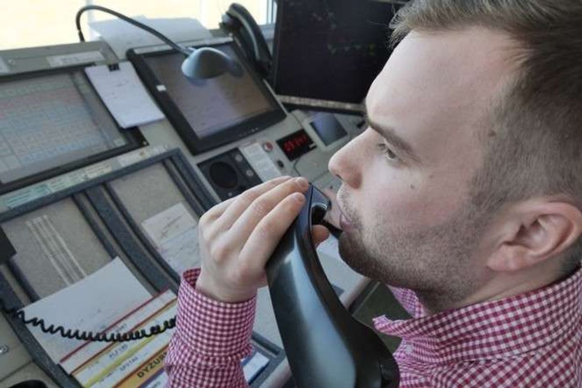 Tak pracują kontrolerzy w wieży Portu Lotniczego Lublin. Praca marzeń? Wielka odpowiedzialność Tak pracują kontrolerzy w wieży Portu Lotniczego Lublin. Praca marzeń? Wielka odpowiedzialność