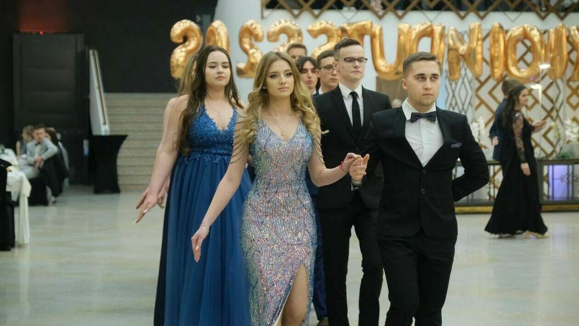 Tak się bawi, tak się bawi... Studniówka maturzystów ZSE im Vetterów 