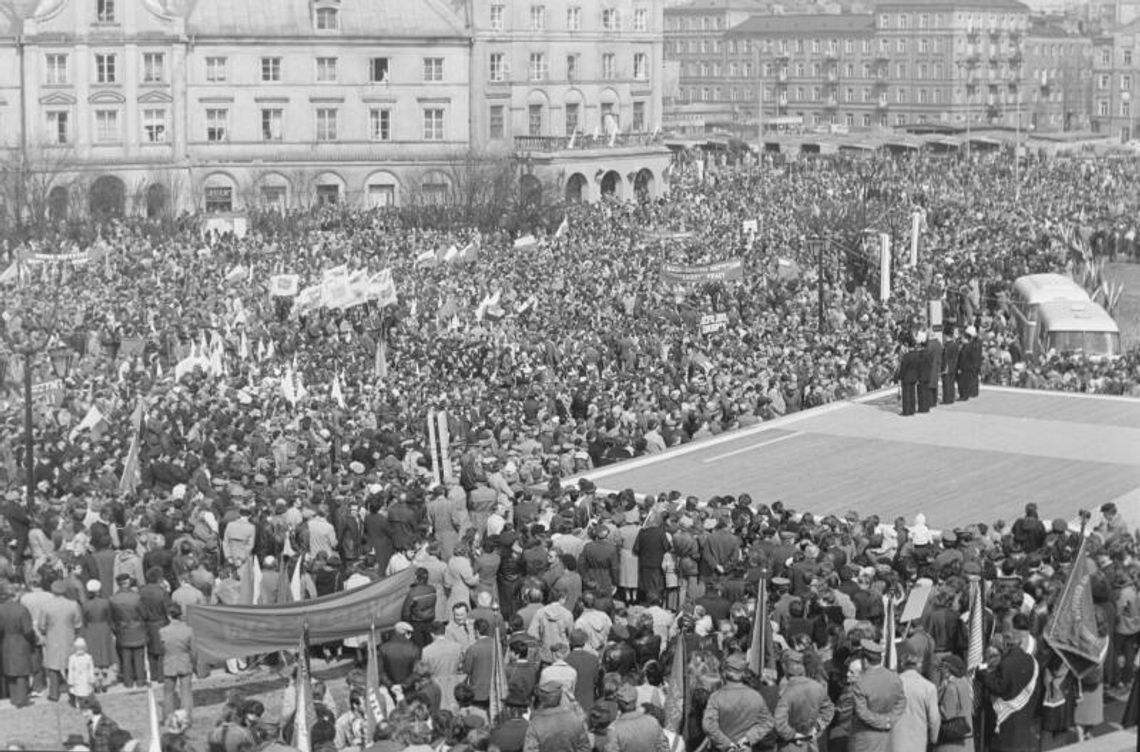 Tak się święcił 1 maja 1981 r. w Lublinie (zdjęcia) Tak się święcił 1 maja 1981 r. w Lublinie (zdjęcia)