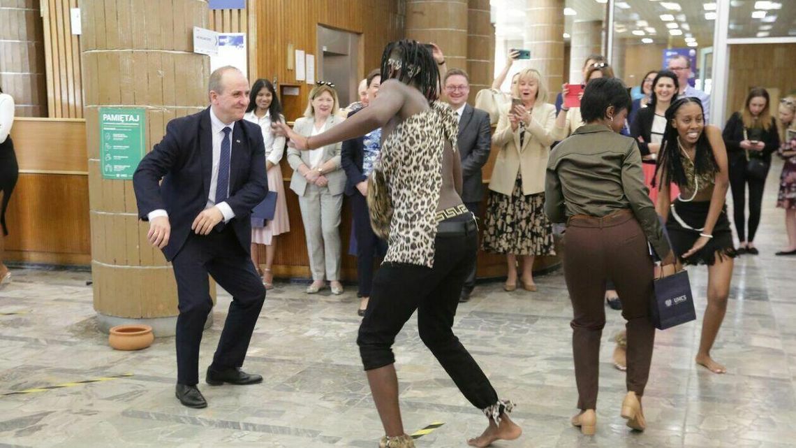 Tak tańczy rektor UMCS. I ma ku temu powód Tak tańczy rektor UMCS. I ma ku temu powód