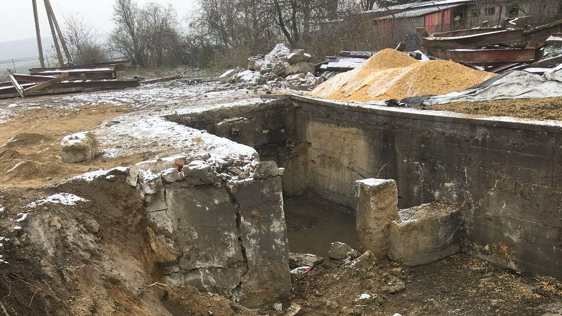 Tak teraz wygląda miejsce eksplozji w Przewodowie. Niektórzy nie byli w stanie wrócić dziś do pracy