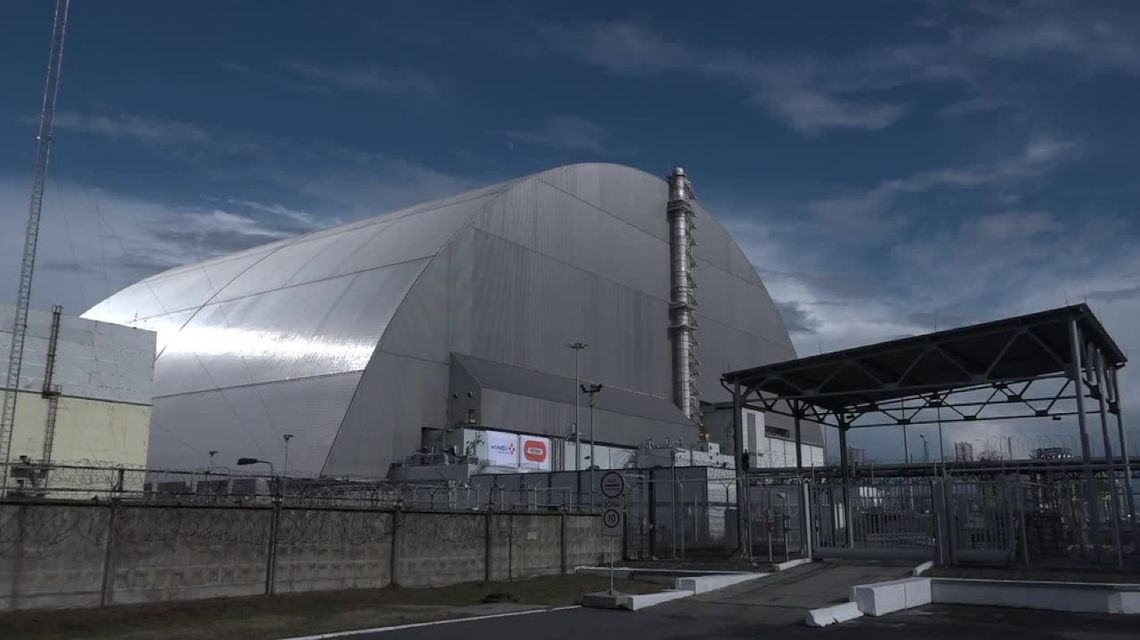 Tak wygląda nowy sarkofag nad reaktorem w Czarnobylu. Ma wytrzymać 100 lat [wideo]