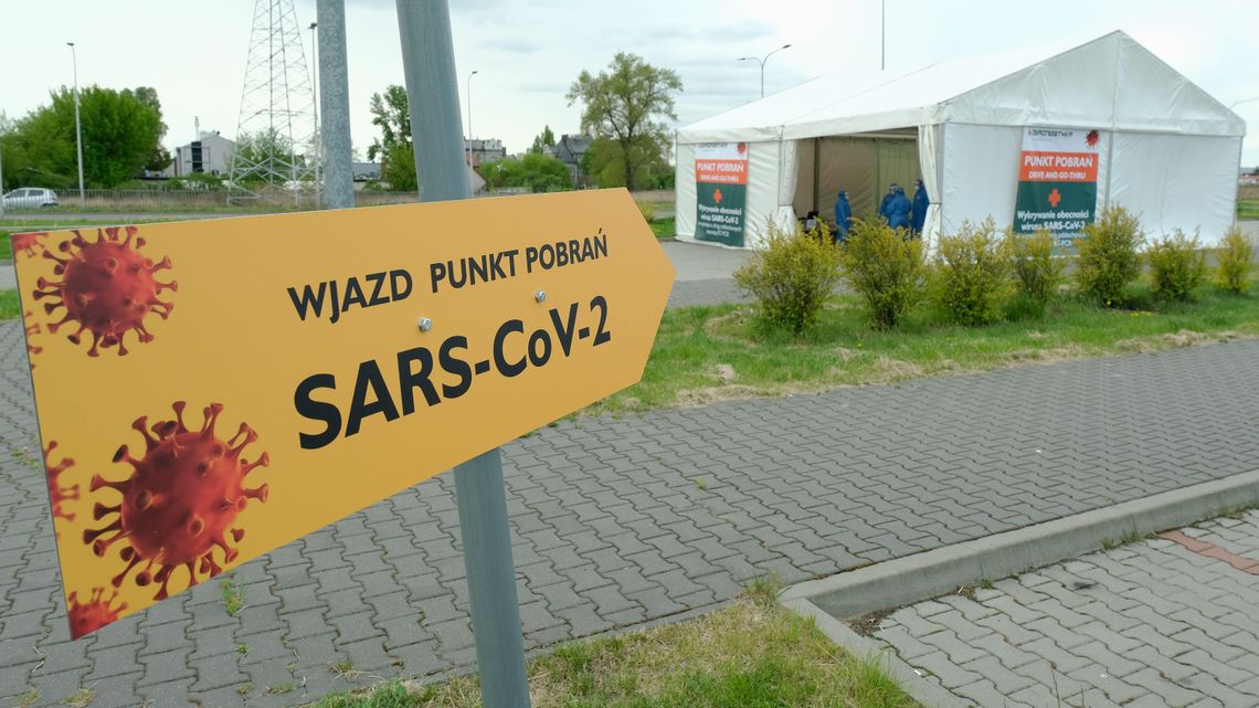 Taki namiot stanął w Lublinie. Można przebadać się na koronawirusa, ale tylko medycy bezpłatnie