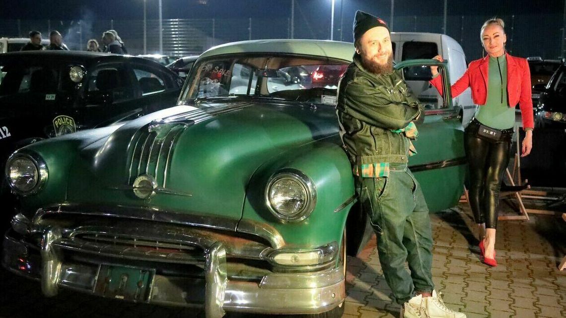 Takich samochodów nie zobaczysz codziennie. Nocą klasyki wyglądają jeszcze lepiej. Zdjęcia