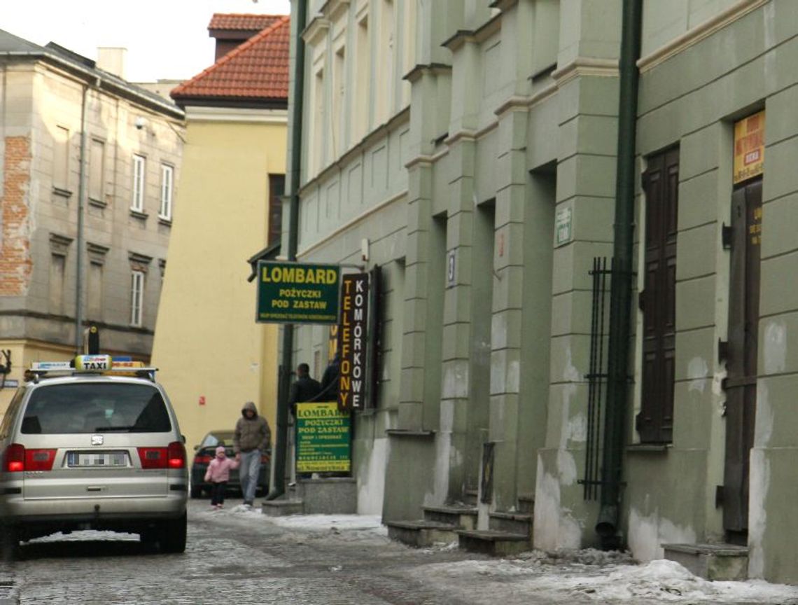 Taksówki wrócą na Stare Miasto. W nocy i gdy nie będzie ogródków Taksówki wrócą na Stare Miasto. W nocy i gdy nie będzie ogródków