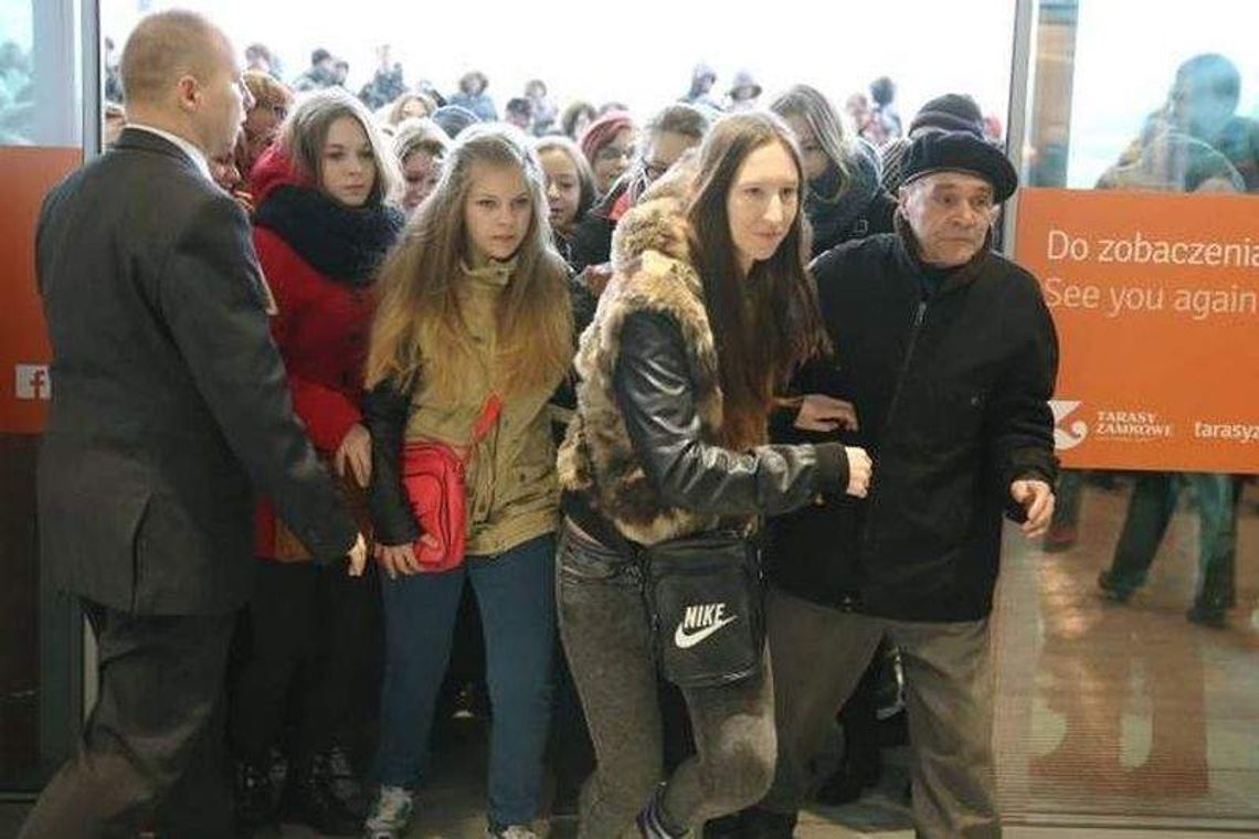 Tarasy Zamkowe: Tłumy w nowej galerii. 200 tys. osób Tarasy Zamkowe: Tłumy w nowej galerii. 200 tys. osób