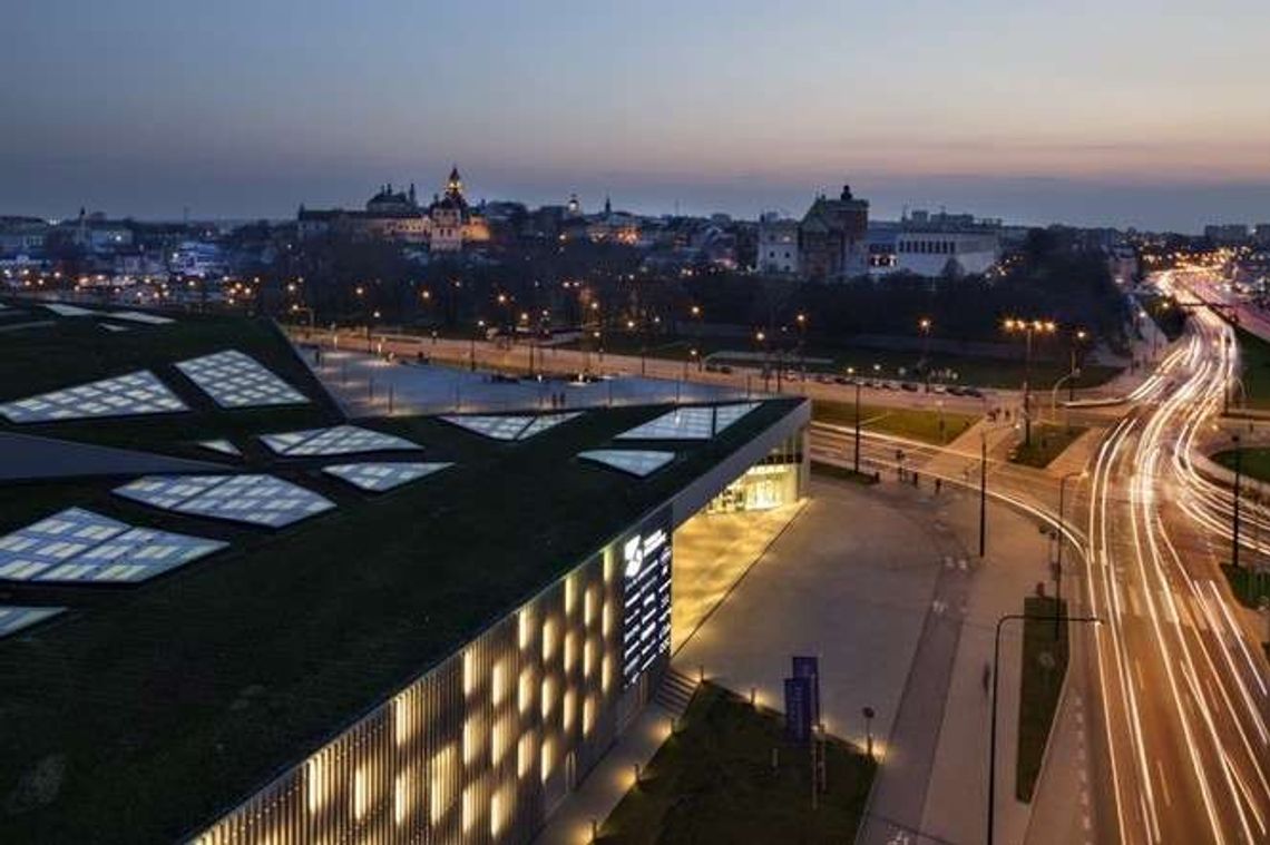 Tarasy Zamkowe z nagrodą. "Możliwość spacerowania po zielonym dachu może skuteczniej przyciągać klientów niż krzykliwe reklamy" Tarasy Zamkowe z nagrodą. "Możliwość spacerowania po zielonym dachu może skuteczniej przyciągać klientów niż krzykliwe reklamy"