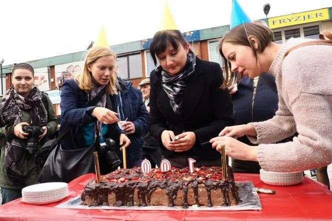 Targ przy ul. 1 Maja świętował setne urodziny (zdjęcia) Targ przy ul. 1 Maja świętował setne urodziny (zdjęcia)