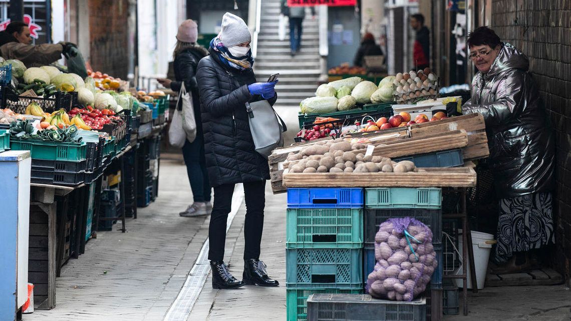 Targ w Świdniku będzie otwarty. "Chcemy umożliwić mieszkańcom zrobienie zakupów na Wielkanoc"