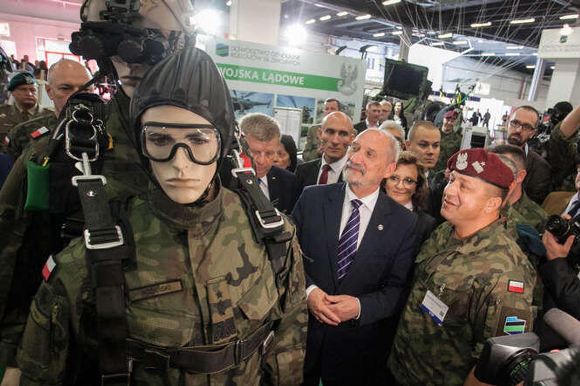 Targi obronne w Kielcach. PZL-Świdnik nie traci nadziei, co zrobi minister Macierewicz? Targi obronne w Kielcach. PZL-Świdnik nie traci nadziei, co zrobi minister Macierewicz?