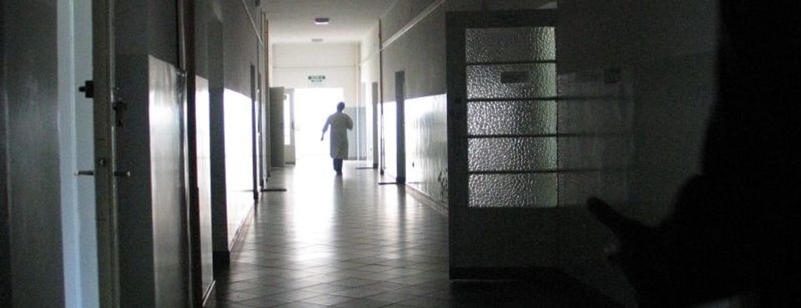 Tarnów: 20-latek przyniósł do szpitala dziecko w reklamówce