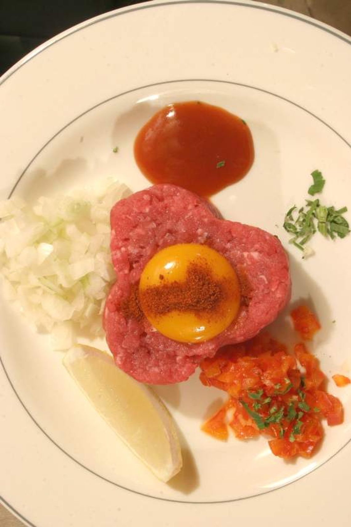 Tatar, nereczka i gęsie żołądki. Gdzie zjesz dobre przekąski?