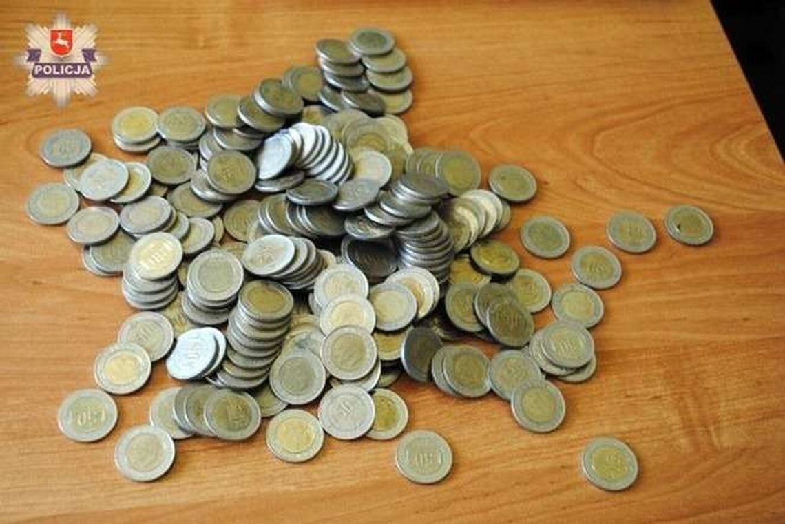 Te monety wyglądają jak polskie 5 zł. Wykorzystali to oszuści