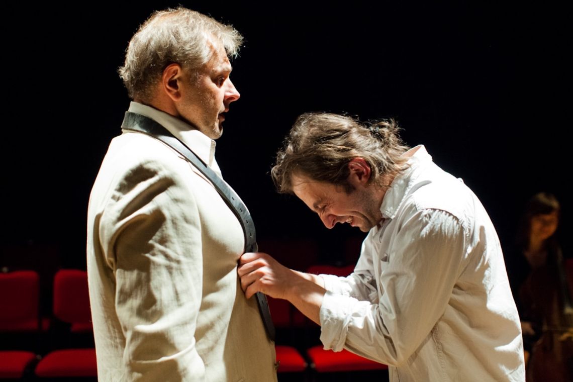 Teatr Czytelni Dramatu: \"W imię ojca i syna\" Teatr Czytelni Dramatu: \"W imię ojca i syna\"