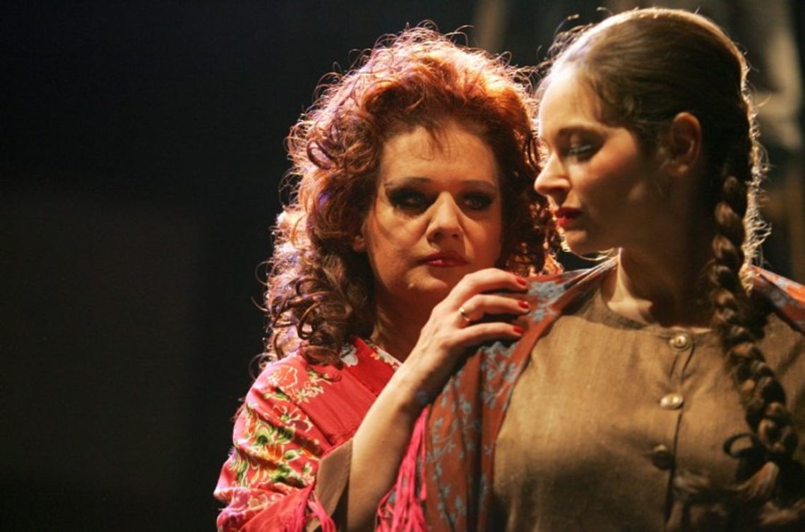 Teatr ma ćwiczyć przy drabinkach
