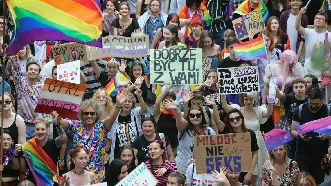 Tęczowa parada w Lublinie. "Jesteśmy i się nie boimy" Tęczowa parada w Lublinie. "Jesteśmy i się nie boimy"