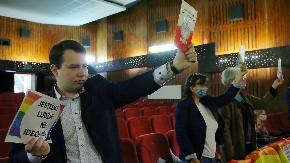 "Tęczowe milczenie dla radnych z Kraśnika". W piątek będzie protest mieszkańców