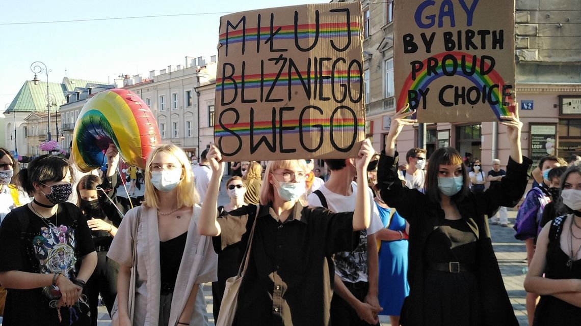 Tęczowy pochód w centrum Lublina. "To jest wasza rewolucja!"