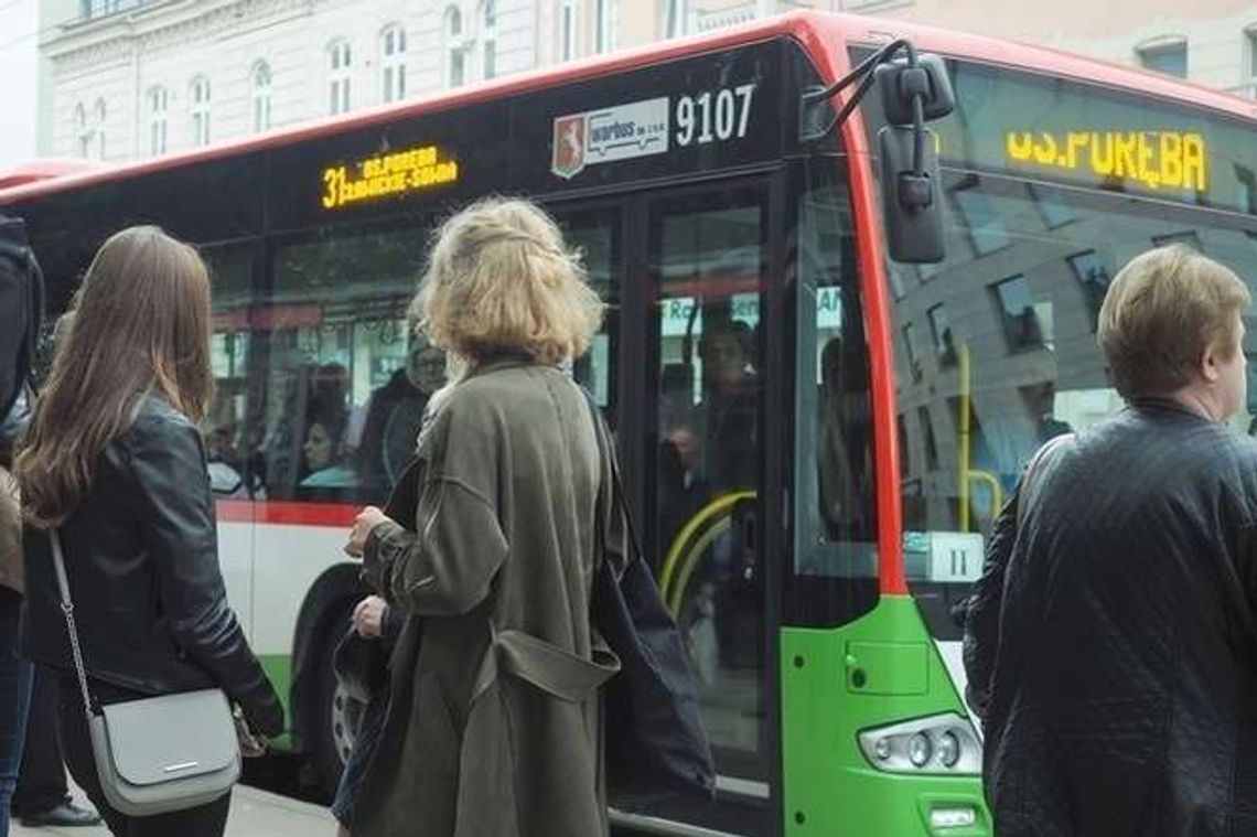 Tego jeszcze nie było. Miejskie autobusy podczas ferii będą jeździć rzadziej. Dlaczego?