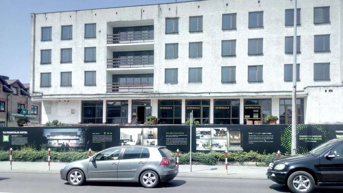 Ten hotel powstał pod koniec lat 80-tych, cieszył się ogromną popularnością. Zastąpi go znana sieć