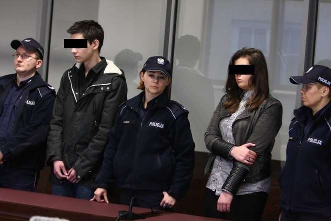 "Teraz nie ma na świecie nikogo. Został sierotą". 25 lat więzienia dla morderców z Rakowisk (wideo)