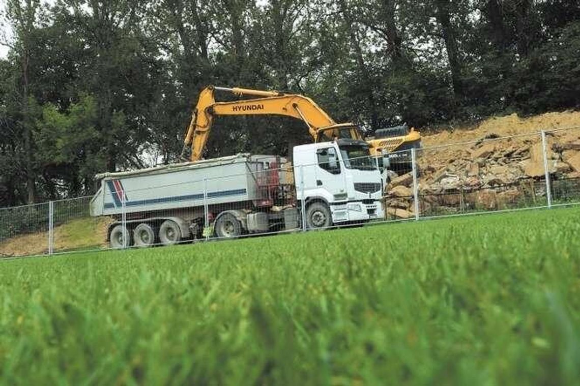 Teraz nowa trybuna, potem przebudowa boiska. Rewolucja na stadionie Lublinianki