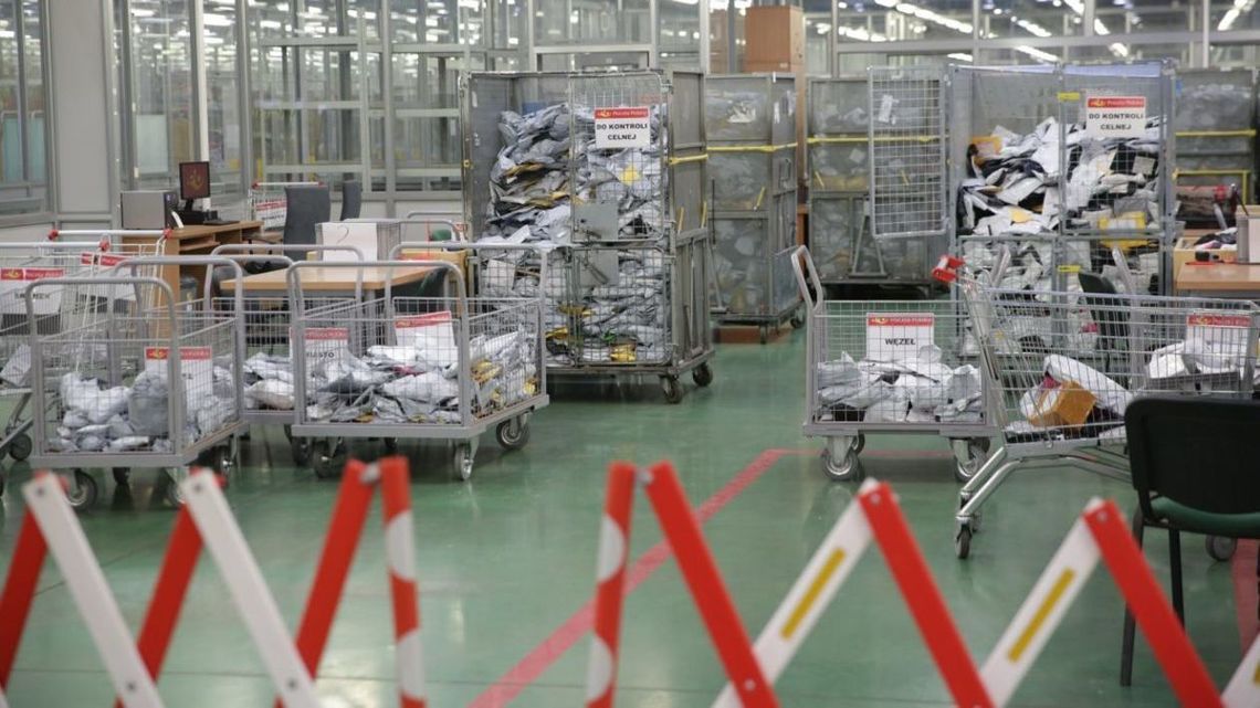 Teraz przesyłki z Chin dotrą szybciej przez Lublin. Więcej osób zapłaci cło. Byliśmy w nowym oddziale celnym [zdjęcia, wideo]