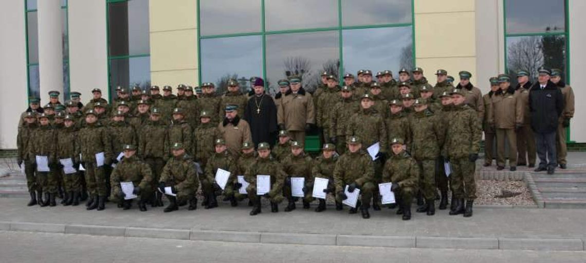 Teraz szkolenie, granica latem. Nowi funkcjonariusze straży granicznej Teraz szkolenie, granica latem. Nowi funkcjonariusze straży granicznej